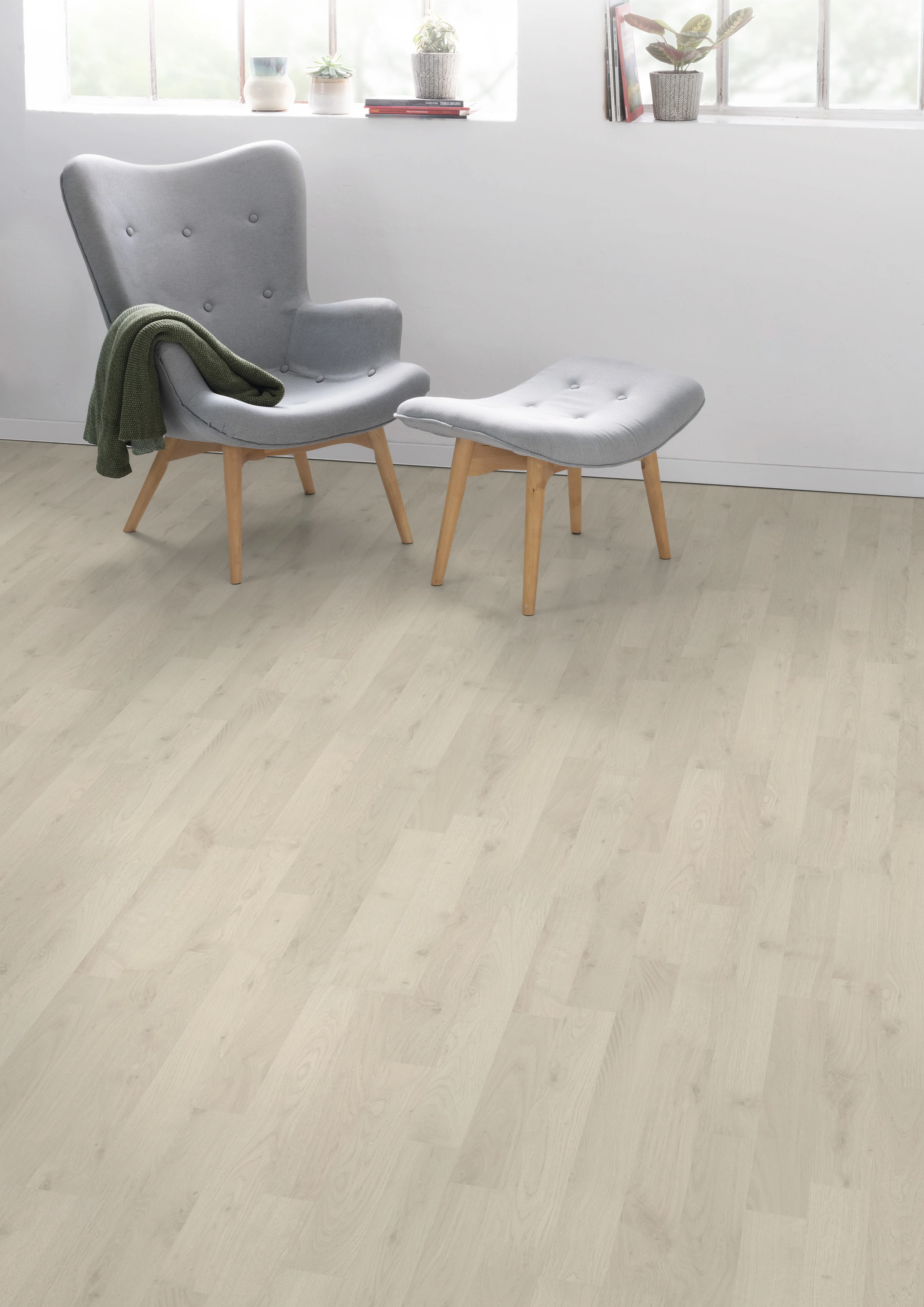 6mm Frosted Oak Multistrip Laminate Flooring 7.6 in. Width x 50.87 in. Length - Image 4