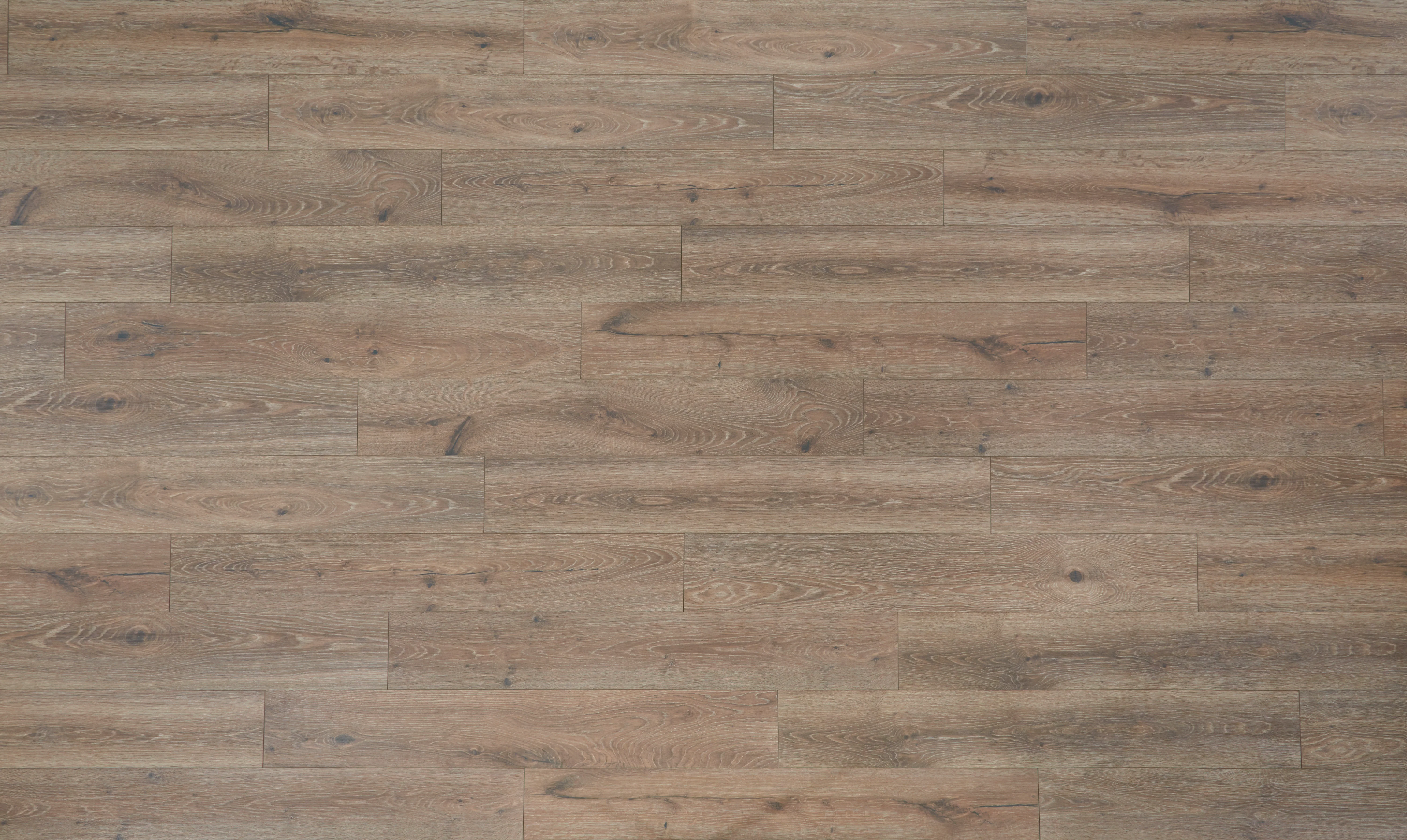 9mm w/pad Sagrada Bridge Oak Water-Resistant Hybrid Resilient Flooring 7.6 in. Wide x 50.63 in. Long - Image 3
